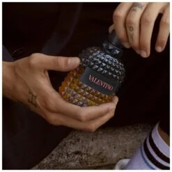 Valentino Uomo Born In Roma Coral Fantasy EDT 50 Ml -Hugo Boss || Armani || Calvin Klein Butik valentino uomo born in roma coral fantasy edt 50 ml 1645618161